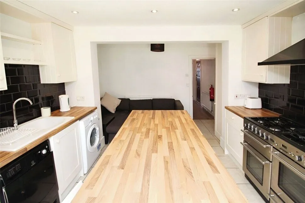 Milton Road, Egham, TW20, photo 3