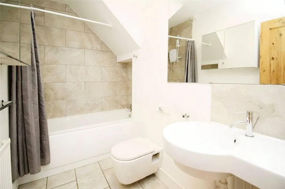 Milton Road, Egham, TW20, photo 8