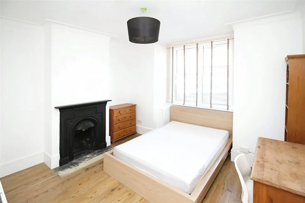 Milton Road, Egham, TW20, photo 4