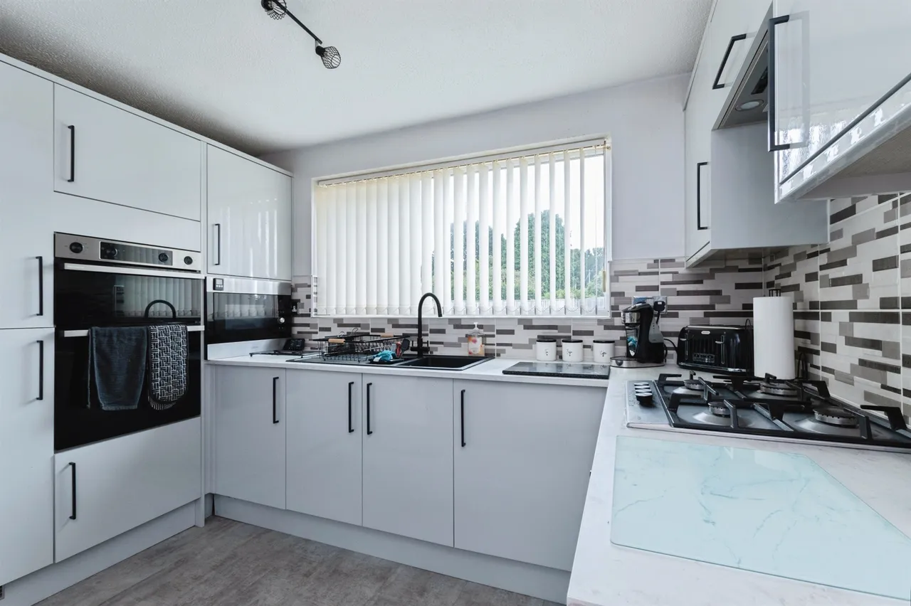 Dunedin Drive, Ferndown, photo 5