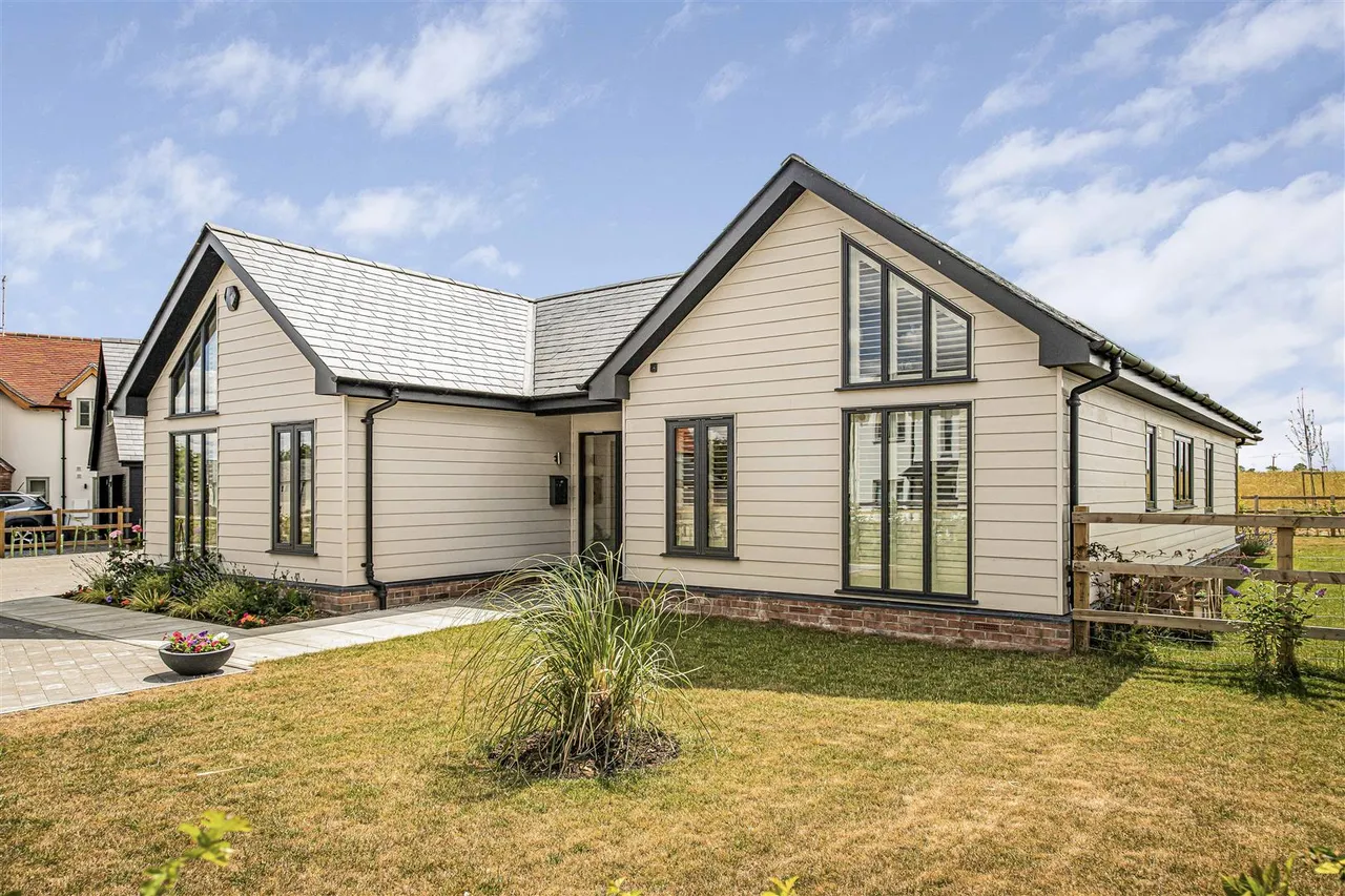 3 bed property for sale, Wades Croft Development, Manuden, CM23