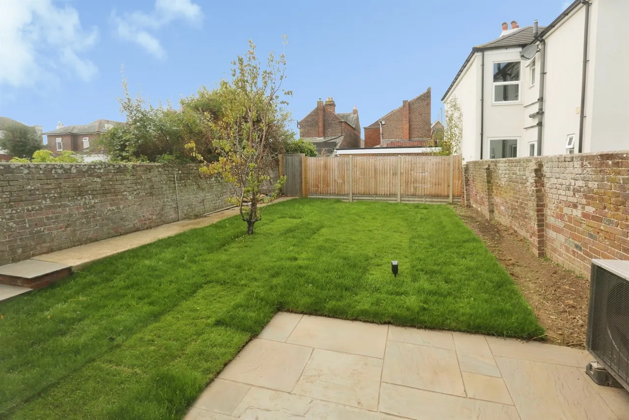 The Shrubbery, Gosport, PO12, photo 8