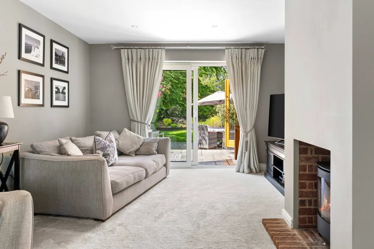 Stunning Chain Free Cottage in popular villlage, photo 11