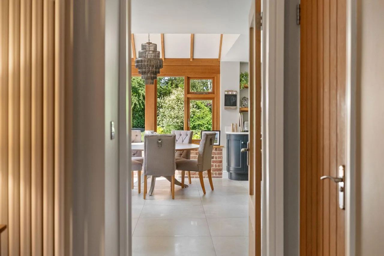 Stunning Chain Free Cottage in popular villlage, photo 14