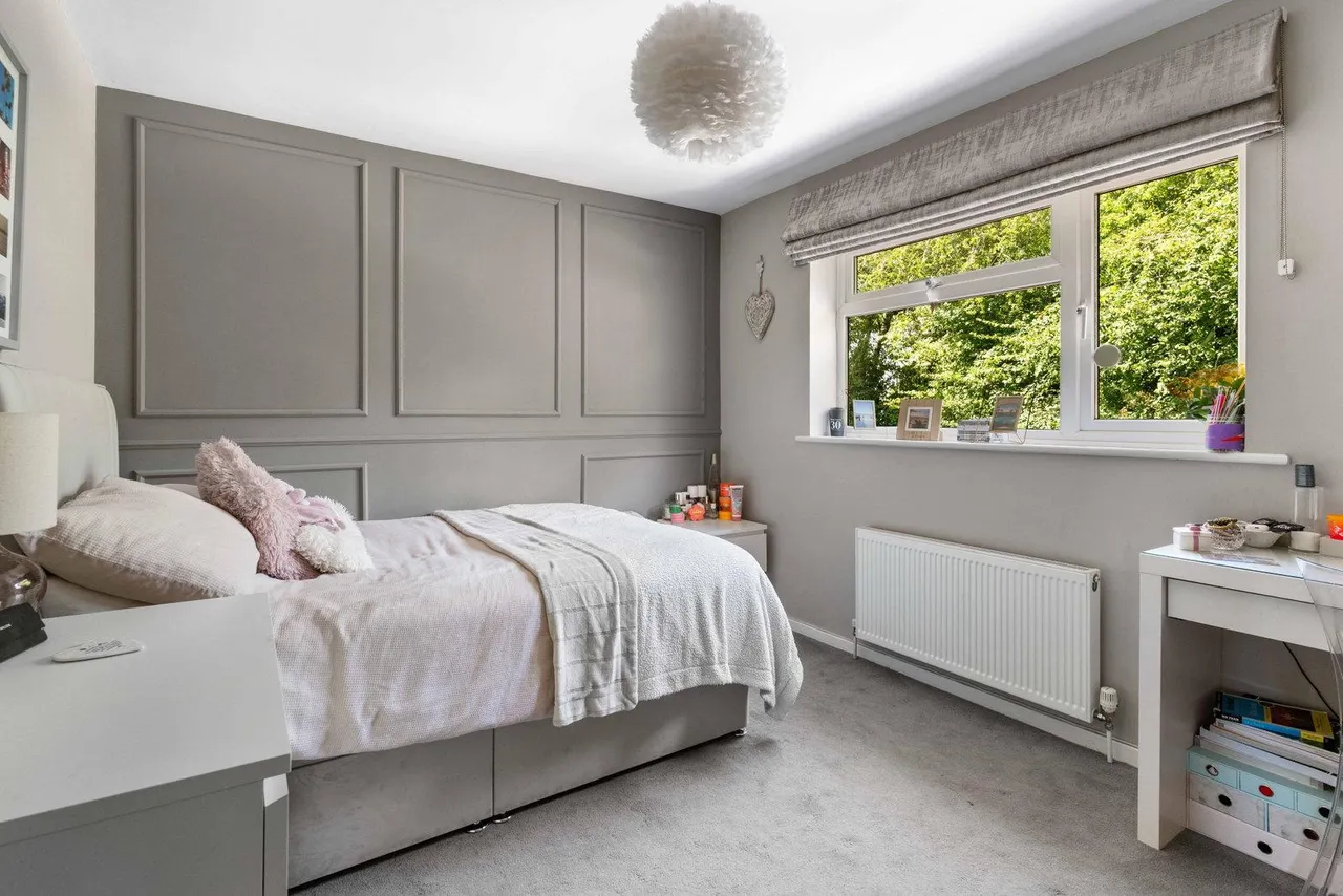 Stunning Chain Free Cottage in popular villlage, photo 32