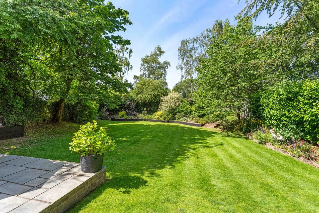 Stunning Chain Free Cottage in popular villlage, photo 42