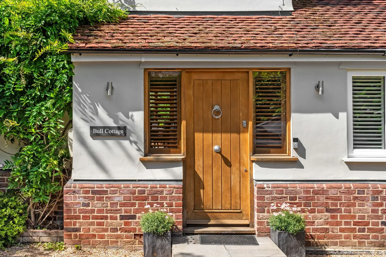 Stunning Chain Free Cottage in popular villlage, photo 5