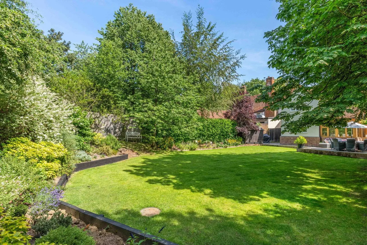 Stunning Chain Free Cottage in popular villlage, photo 44