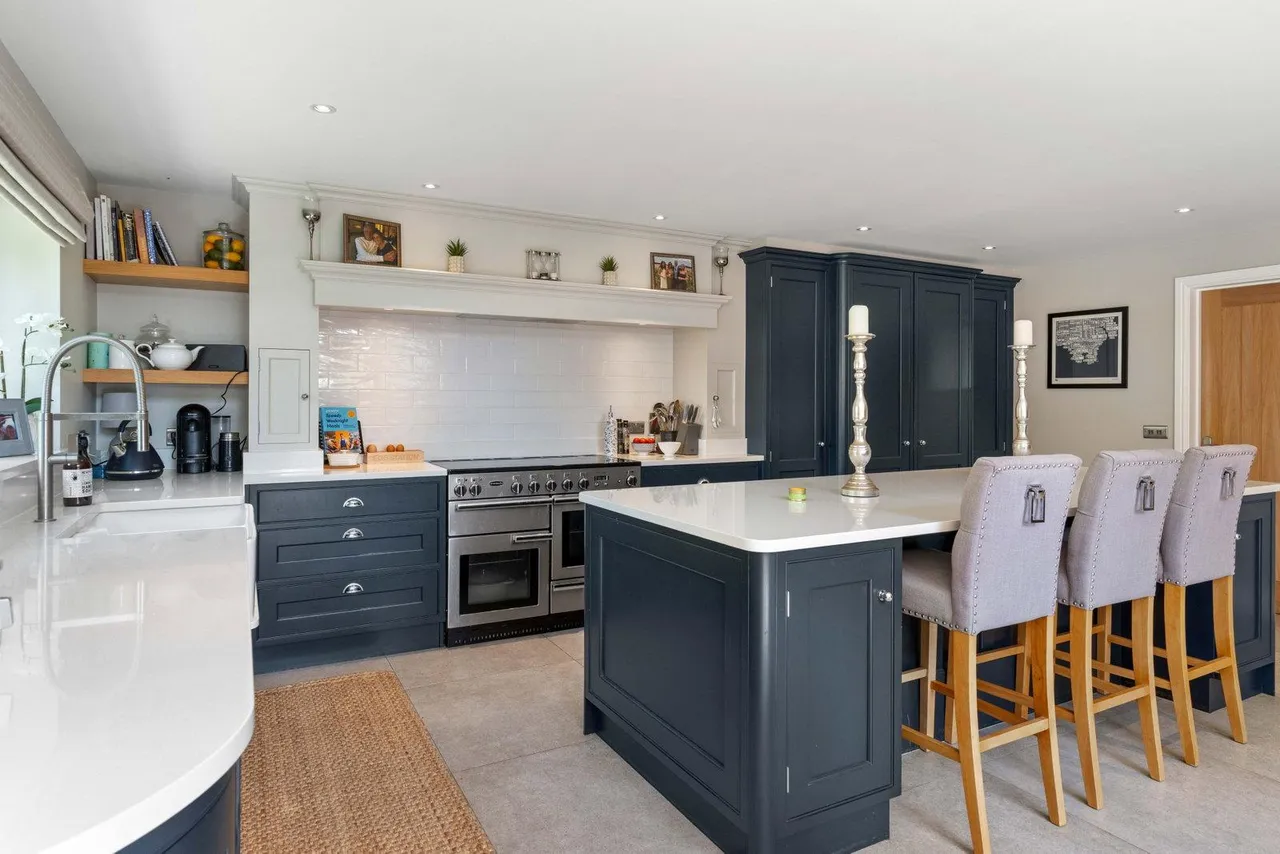 Stunning Chain Free Cottage in popular villlage, photo 23