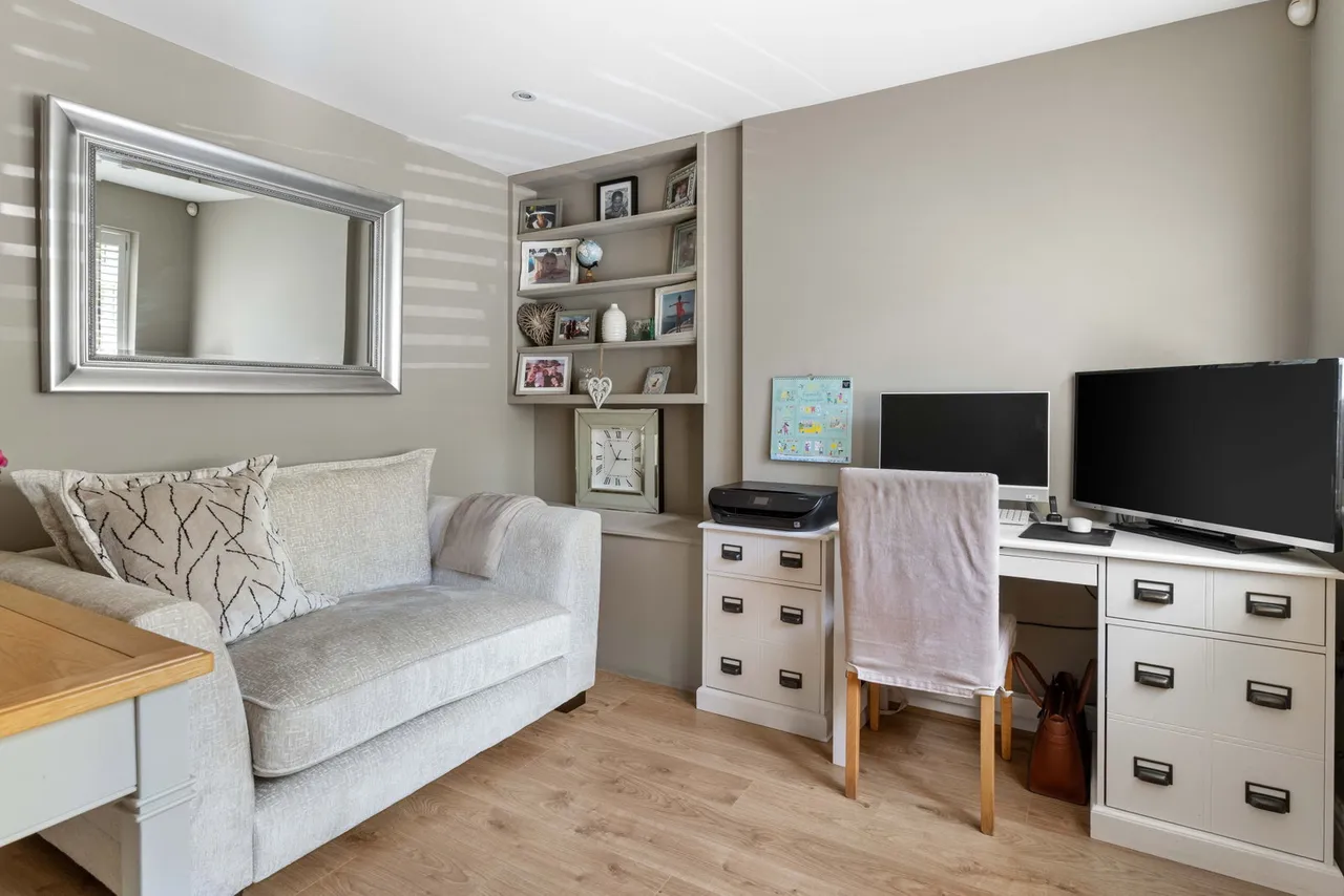 Stunning Chain Free Cottage in popular villlage, photo 8