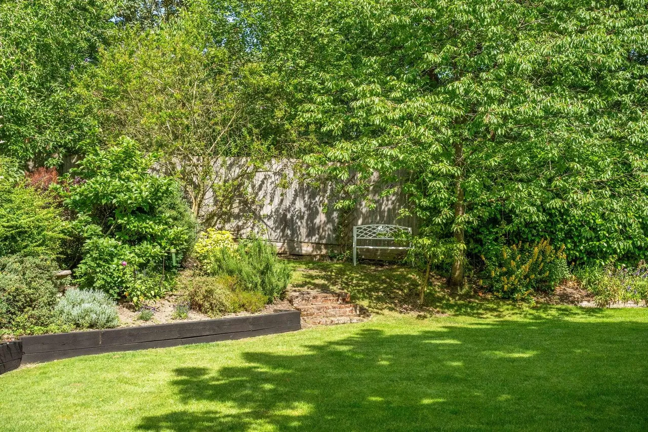 Stunning Chain Free Cottage in popular villlage, photo 43