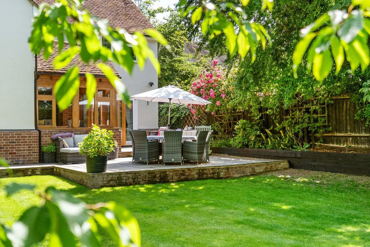 Stunning Chain Free Cottage in popular villlage, photo 41