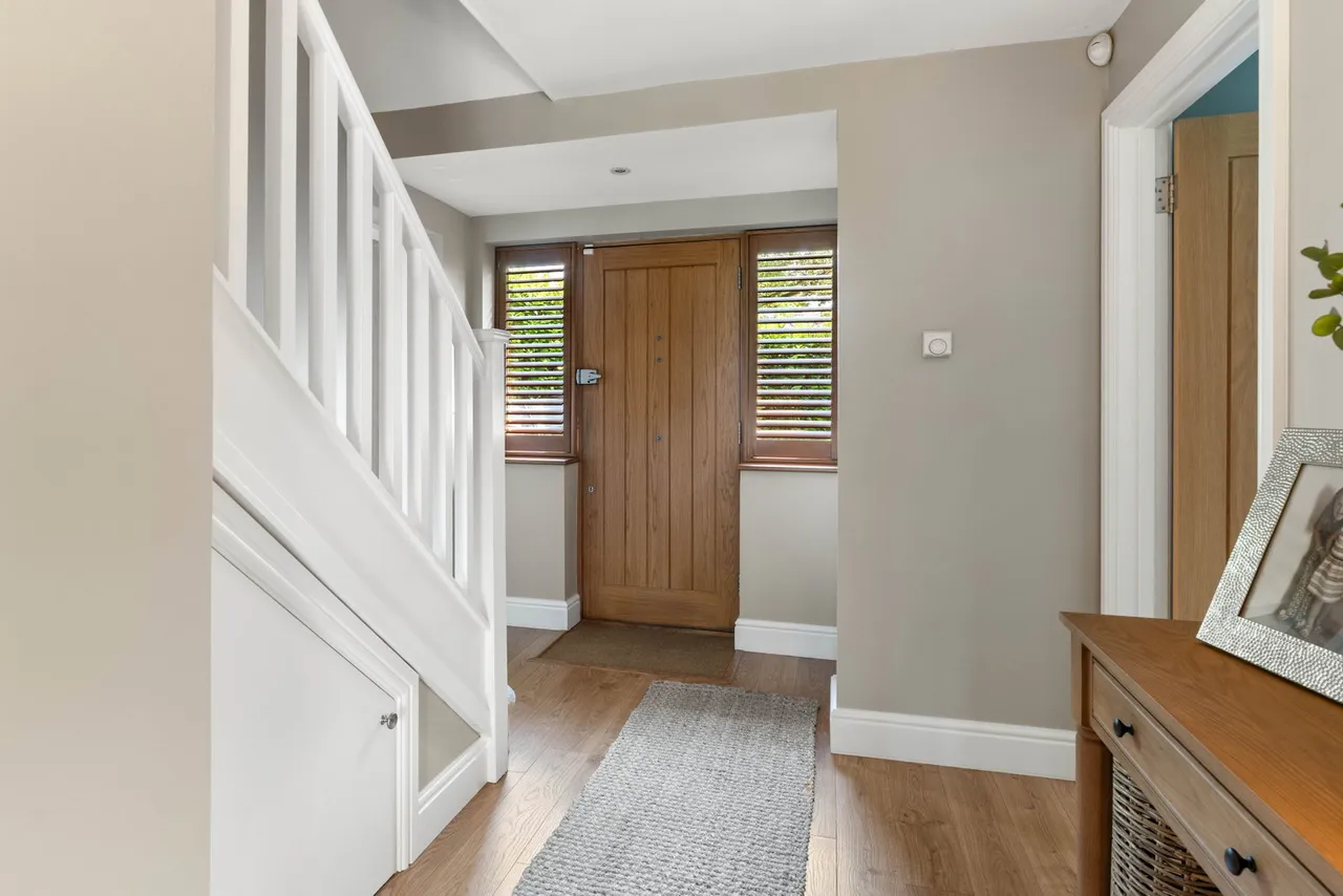 Stunning Chain Free Cottage in popular villlage, photo 6