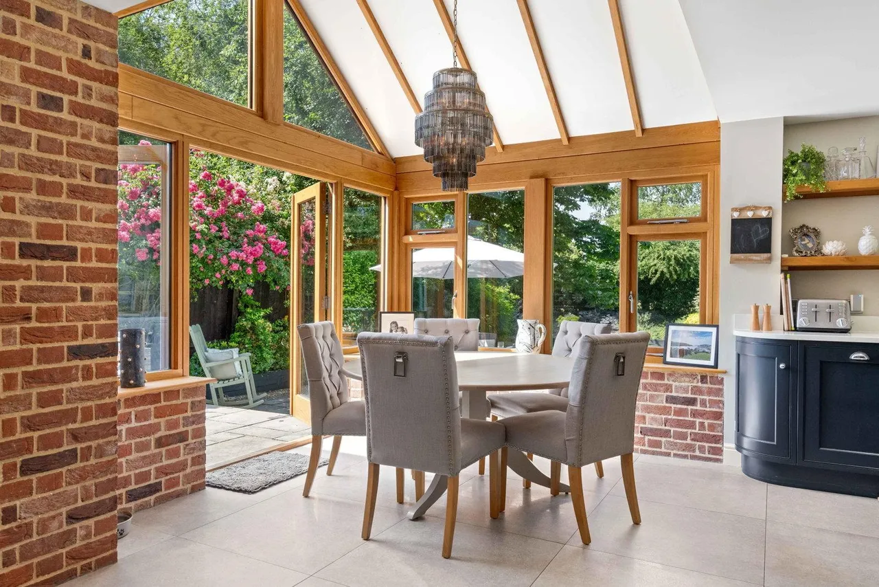 Stunning Chain Free Cottage in popular villlage, photo 24