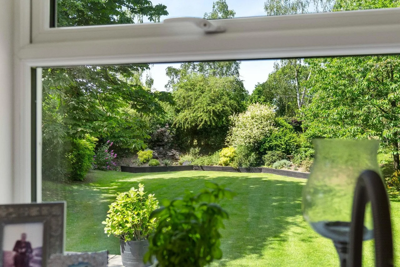 Stunning Chain Free Cottage in popular villlage, photo 21