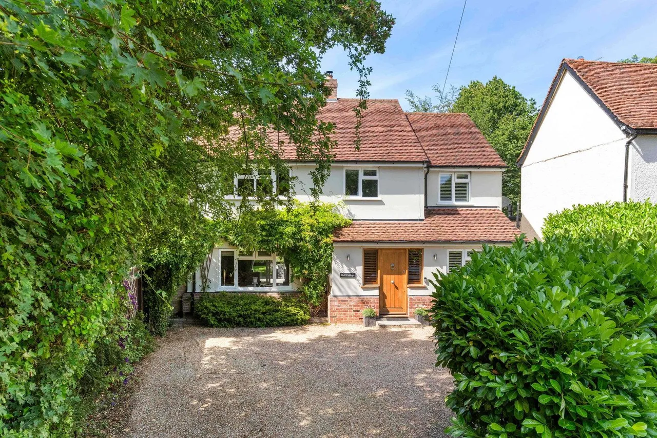 Stunning Chain Free Cottage in popular villlage, photo 51