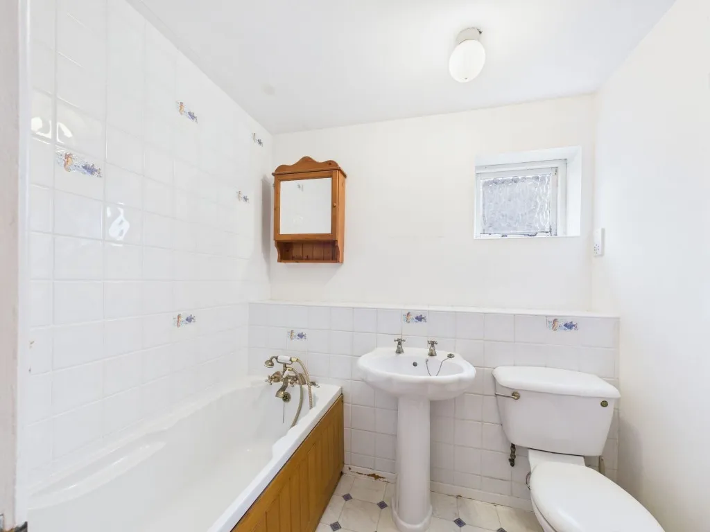 Cutbush Lane, Lower Earley, RG6, photo 13