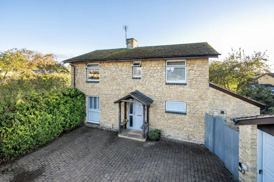 4 bed house for sale, Glebe Rise, Kings Sutton, OX17
