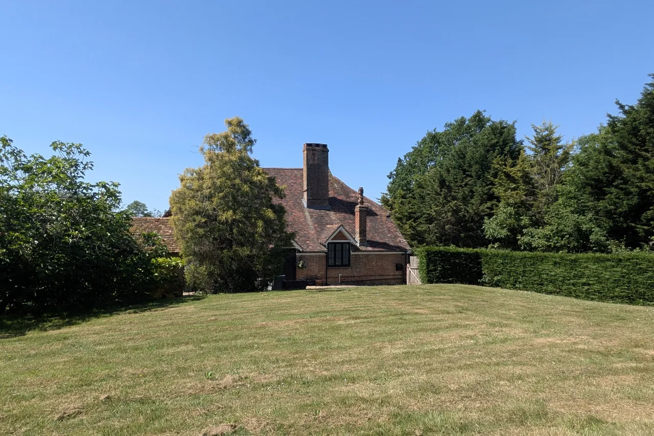 Easteds Lane, Southwater, RH13, photo 8