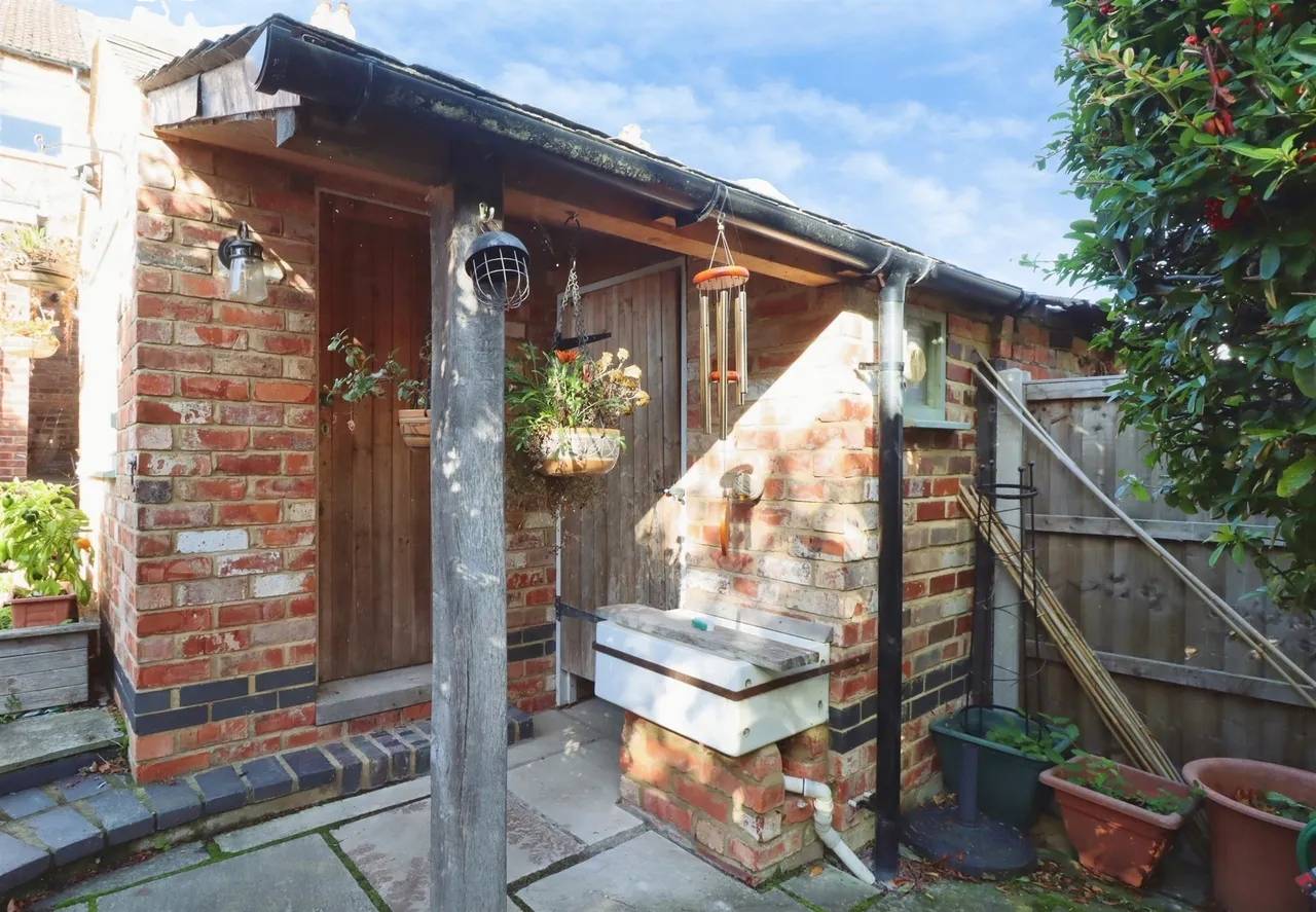Union Street, Desborough, NN14, photo 21