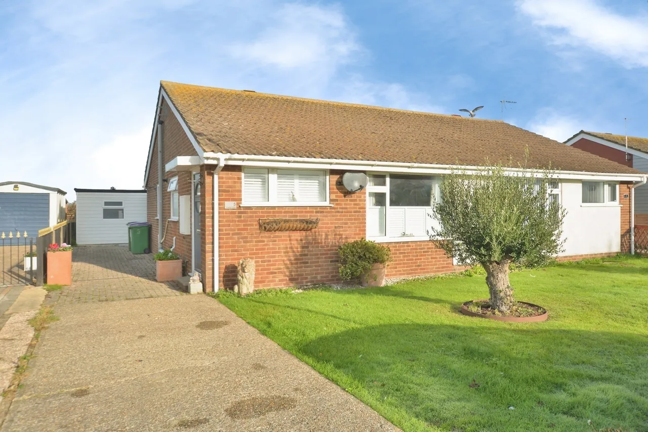 1 bed house for sale, Copperfields, Lydd, TN29
