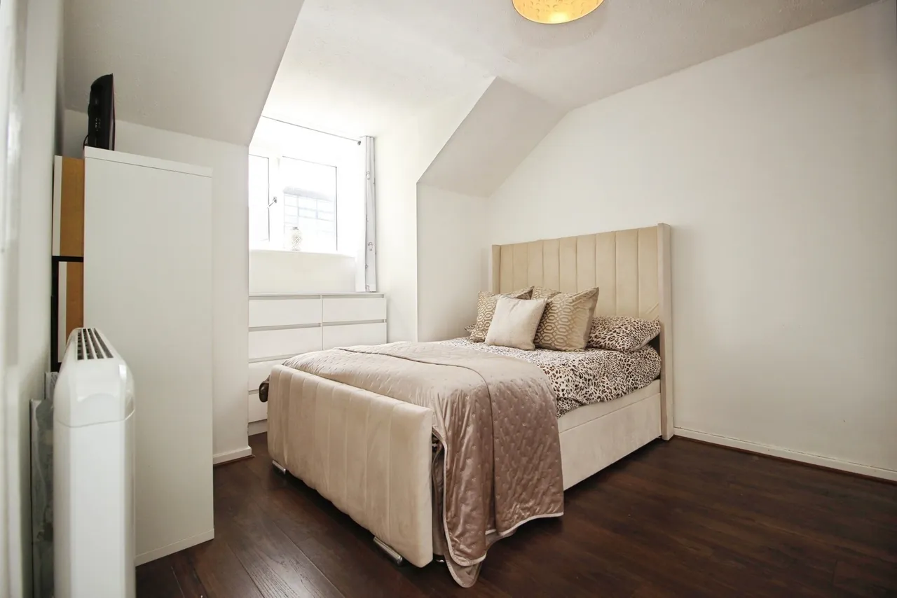 Navigation Walk, Leeds, West Yorkshire, LS10, photo 5