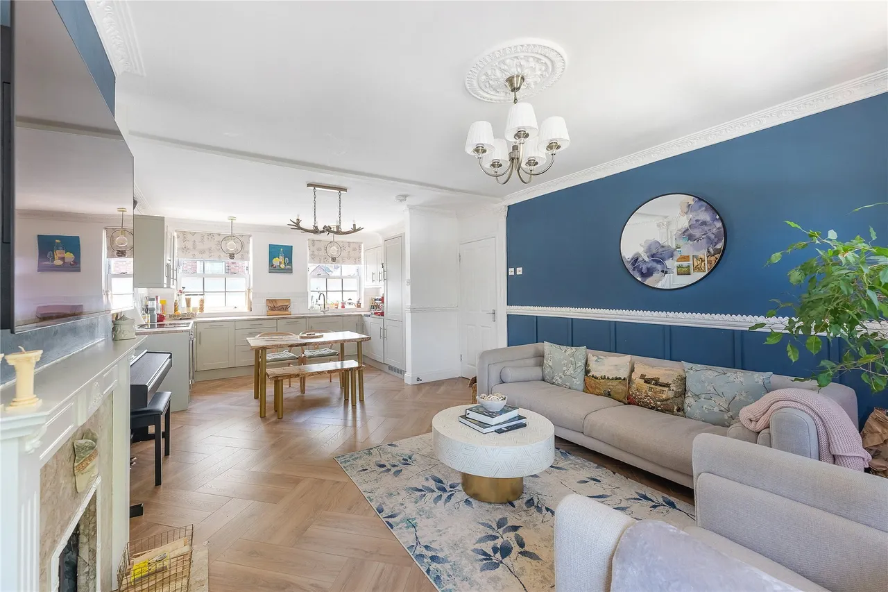 3 bed flat for sale — Prestwich Terrace, Crescent Lane, London, SW4