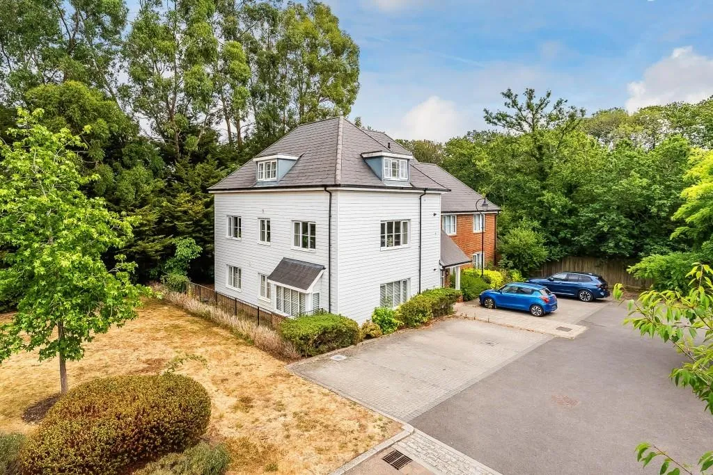 2 bed flat for sale, Breakspear Gardens, Beare Green, RH5