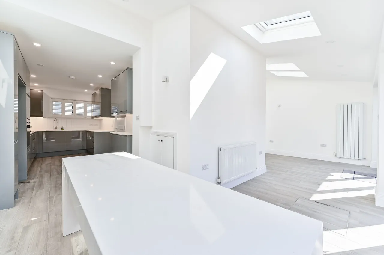 3 bed house for sale — 73 Castle Road, London