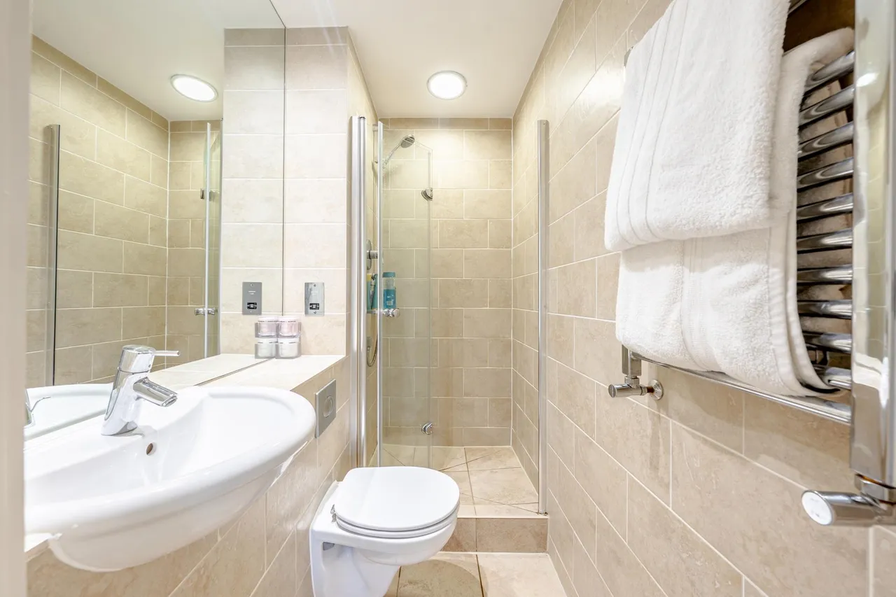 The Hall, Allerton Hill, LS7, photo 16