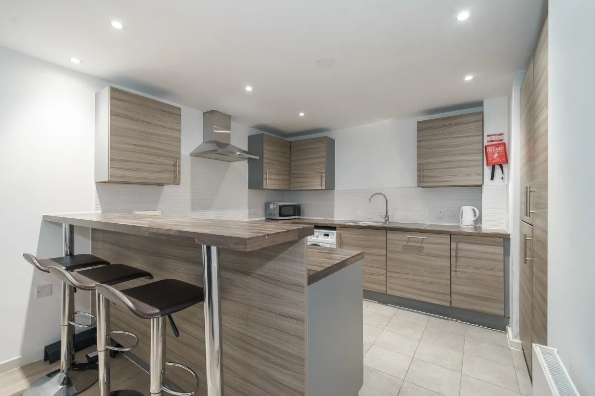 3 bed flat to rent, Lakeside Way, Wembley, HA9