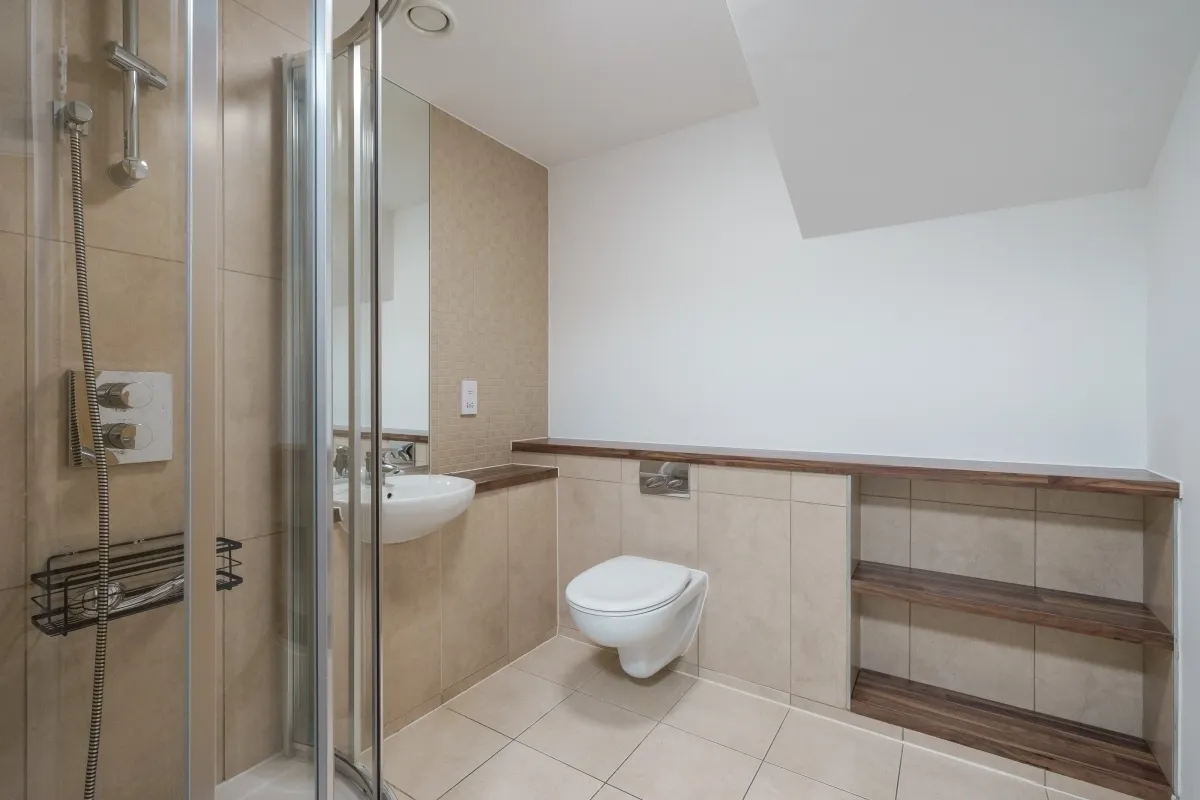Lakeside Way, Wembley, HA9, photo 7