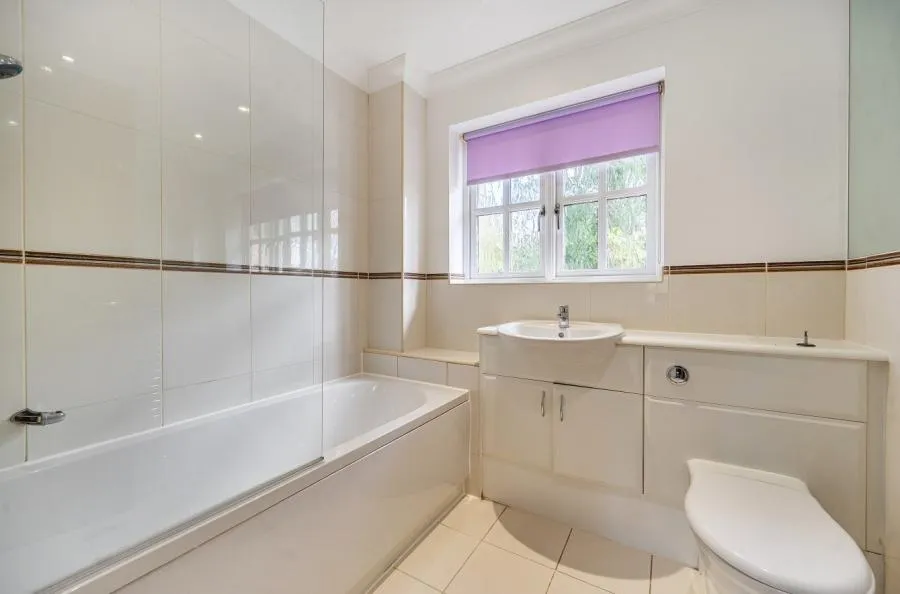 Oakwood Court, Hartley Wintney, RG27, photo 11