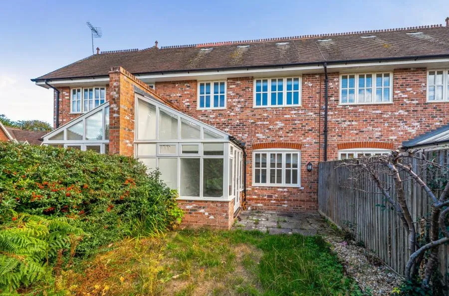 Oakwood Court, Hartley Wintney, RG27, photo 13