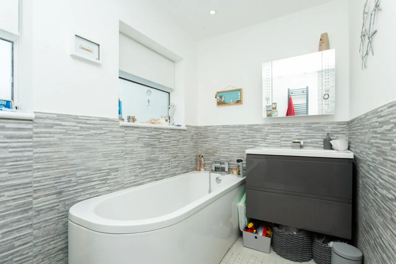 Russell Drive, Whitstable, CT5, photo 10