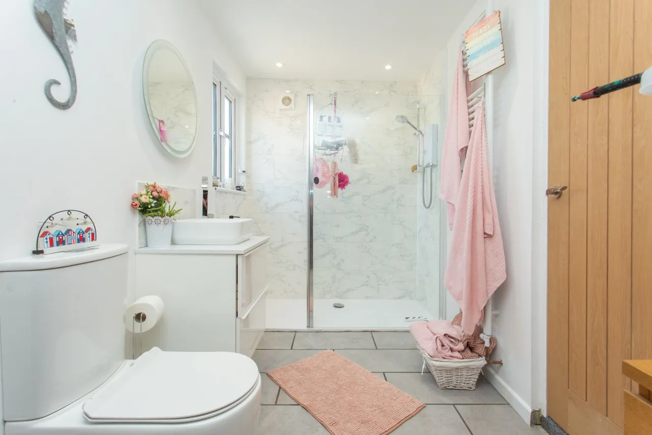 Russell Drive, Whitstable, CT5, photo 13