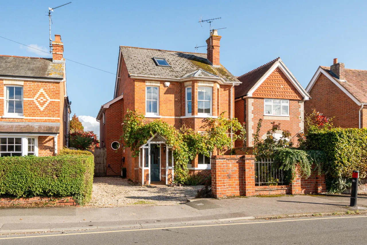 4 bed house for sale, Horseshoe Road, Pangbourne, RG8