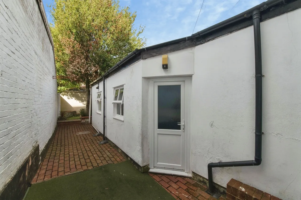 Church Road, St. Thomas, EX2, photo 15