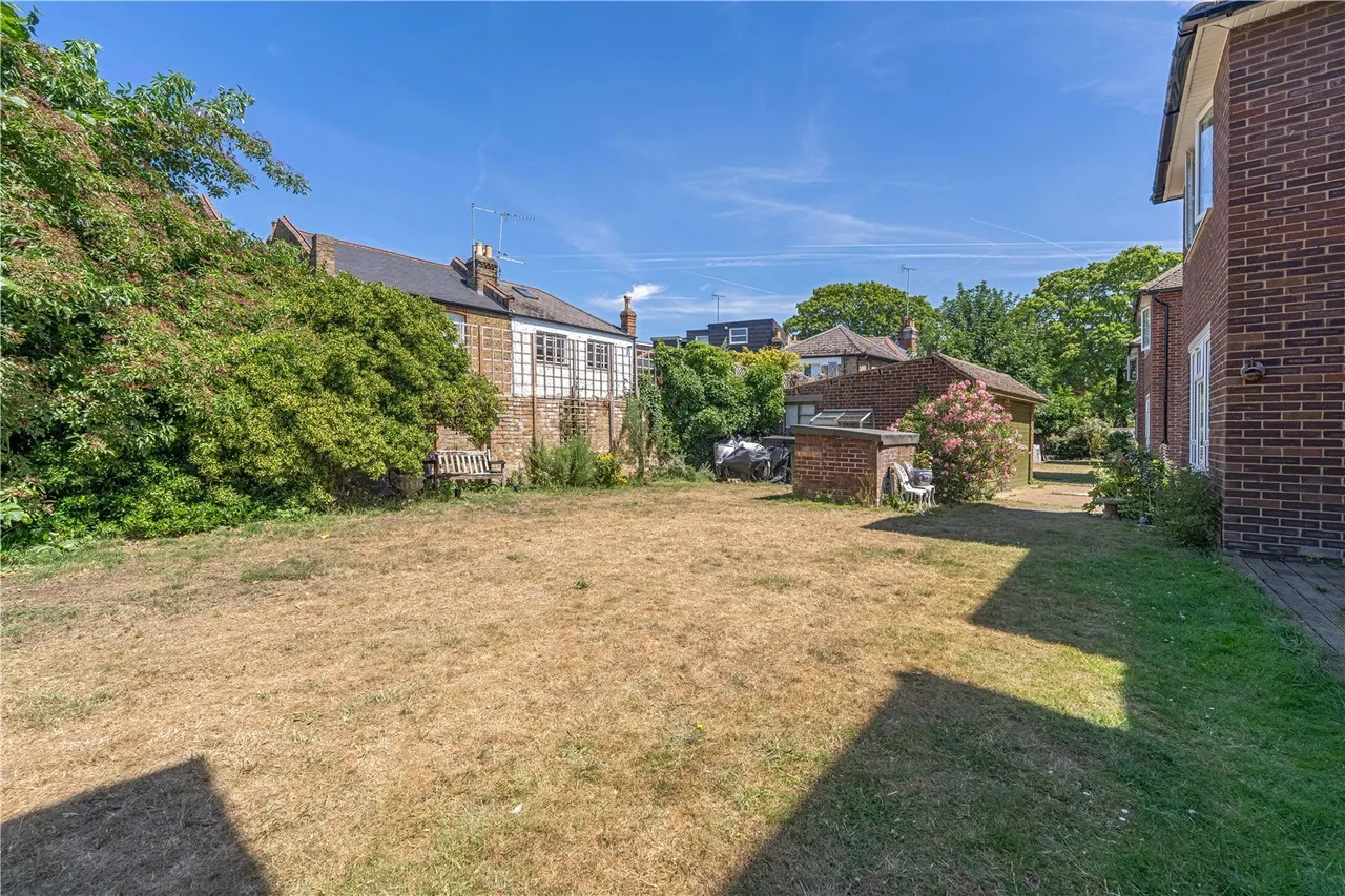 Beaulieu Close, East Twickenham, TW1, photo 13