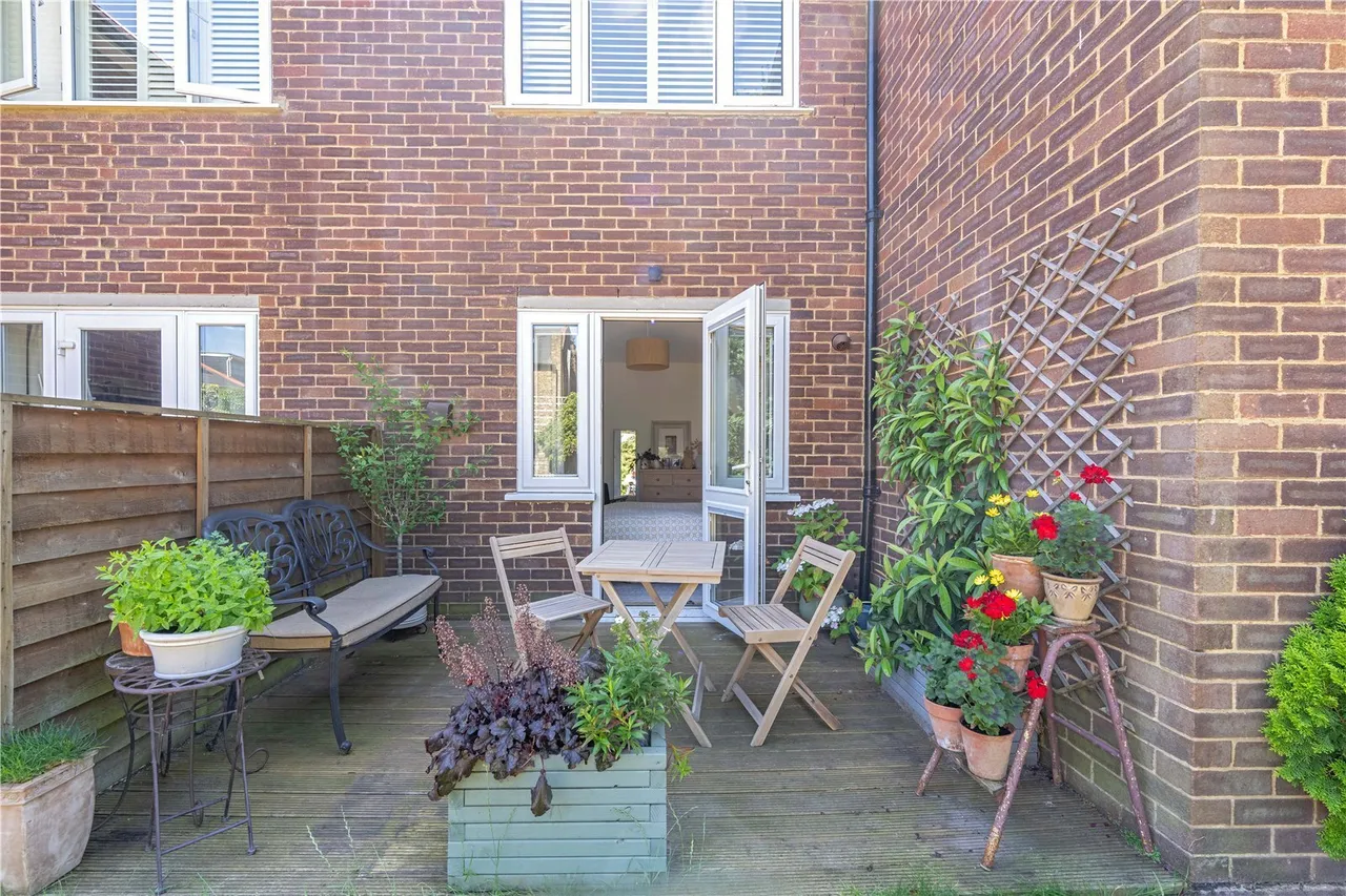 Beaulieu Close, East Twickenham, TW1, photo 11