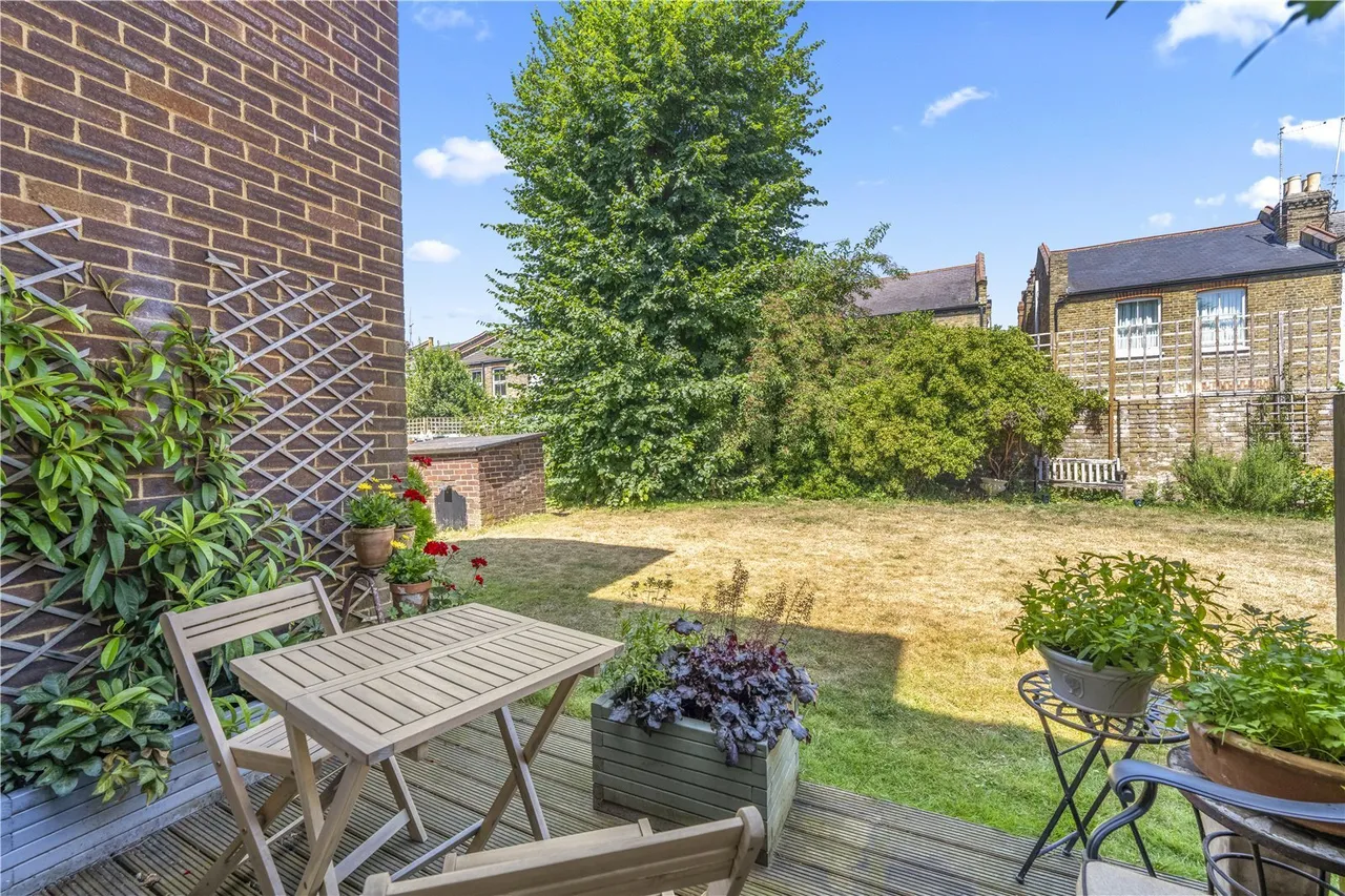 Beaulieu Close, East Twickenham, TW1, photo 12