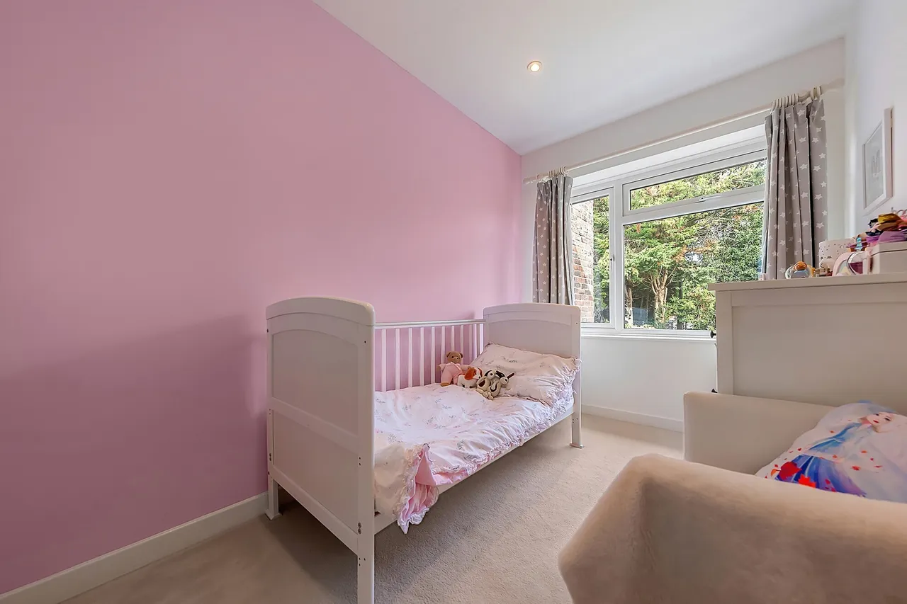 Hillview, London, SW20, photo 9