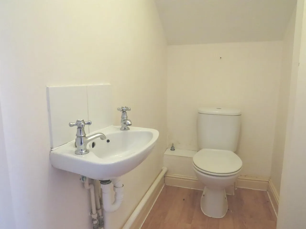 Robins Court, Chard, TA20, photo 9