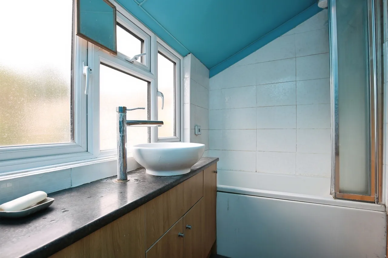 Cowley Road, Littlemore, OX4, photo 9