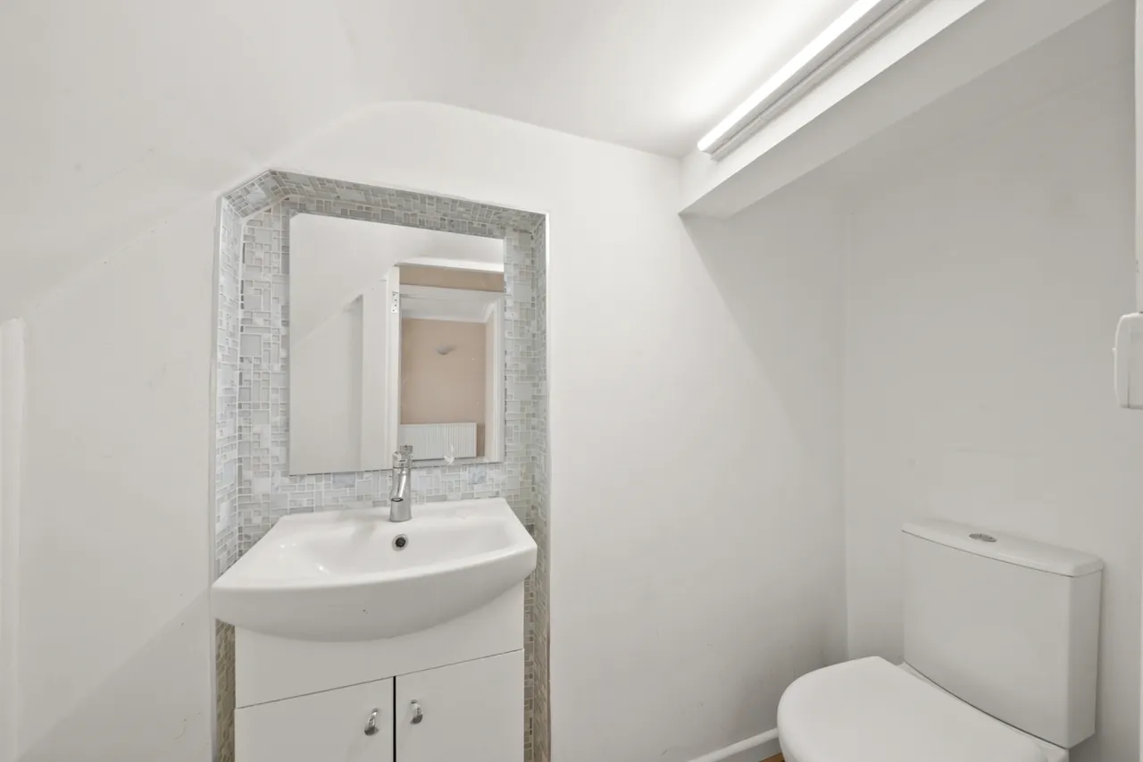 Boston Road, Hanwell, W7, photo 12