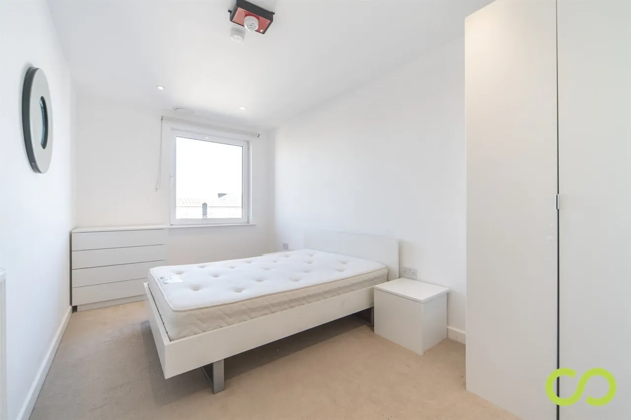 1 Buckingham Gardens, Slough, SL1 1AY, photo 5