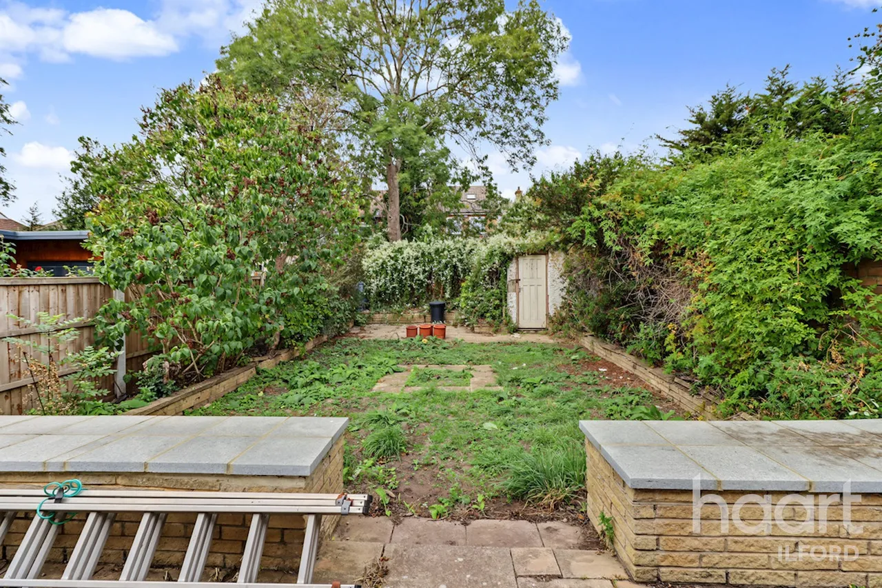 Rochester Gardens, Ilford, IG1, photo 25