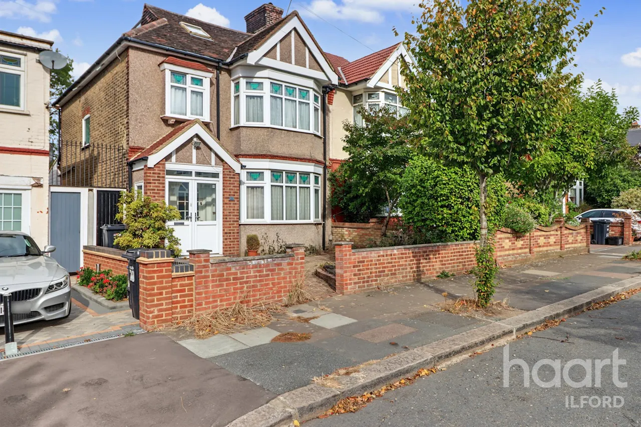 Rochester Gardens, Ilford, IG1, photo 28