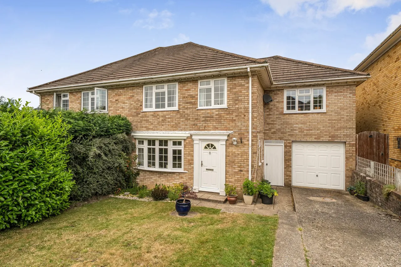 5 bed property for sale, Poplar Way, Midhurst, GU29