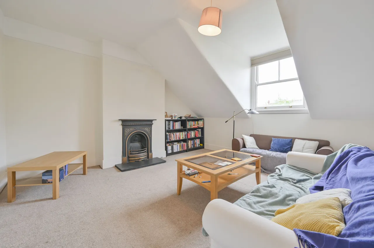 Top Floor, 2 Veronica Road, London, photo 2